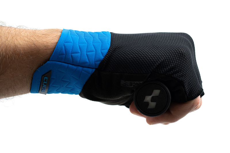 Cube rukavice GLOVES PERFORMANCE SHORT FINGER black blue