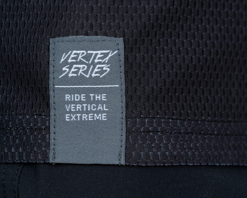 Cube dres VERTEX ROUND NECK X ACTIONTEAM L/S black blue