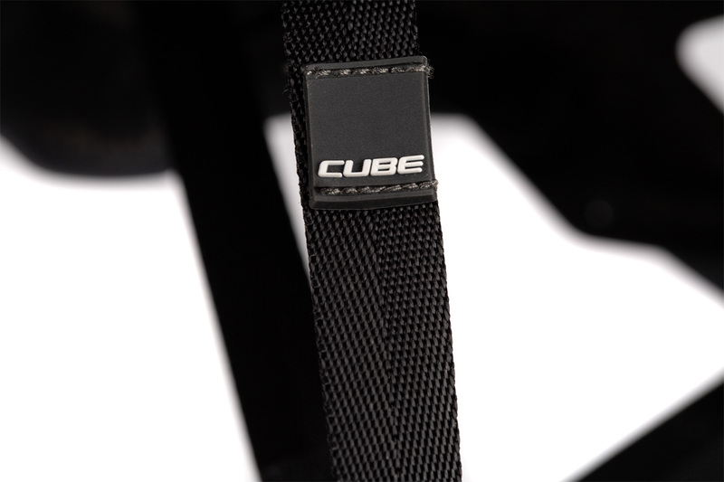 Cube helma BADGER black