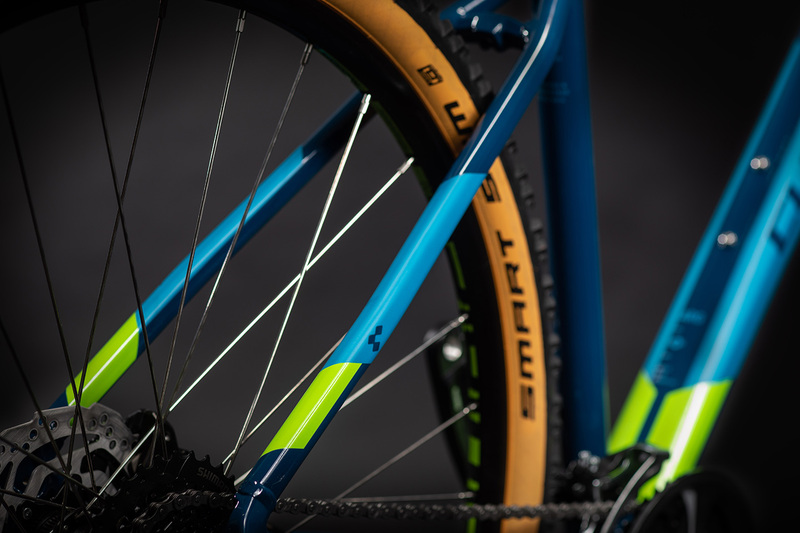 Cube horské kolo AIM RACE blueberry lime