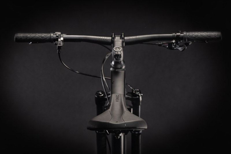 Cube horské kolo ATTENTION SL black grey