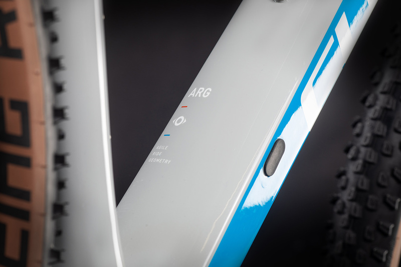 Cube horské kolo REACTION C:62 PRO grey blue red