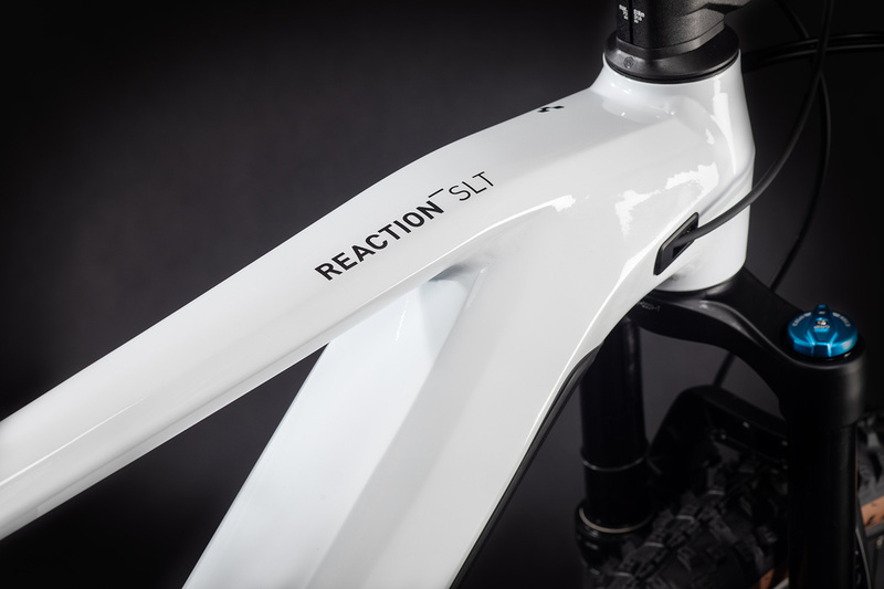 Cube horské elektrokolo REACTION HYBRID SLT 625 white grey