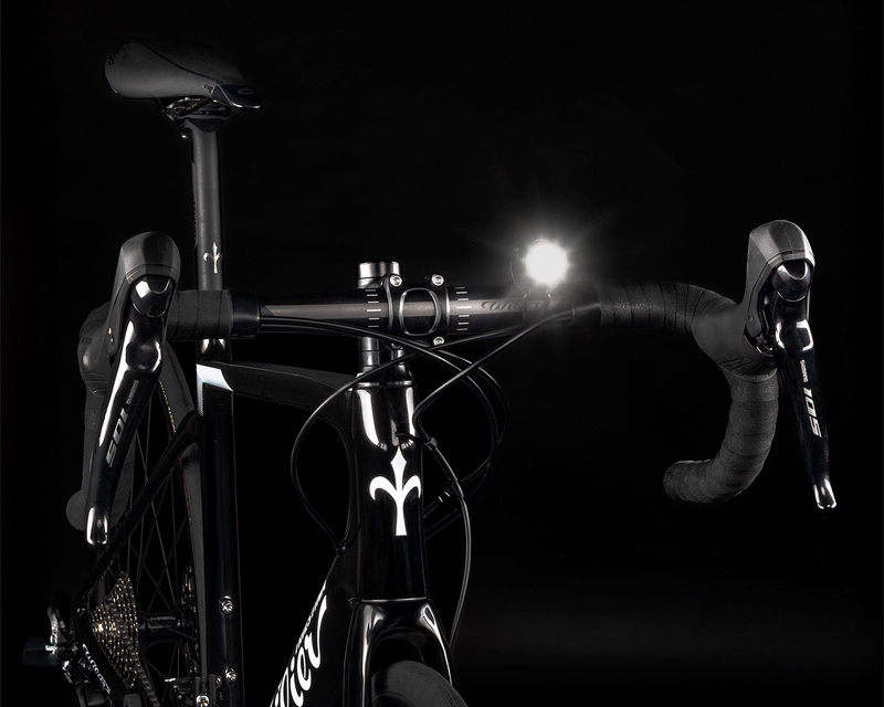 Force světlo přední PIPE 550LM USB, černé