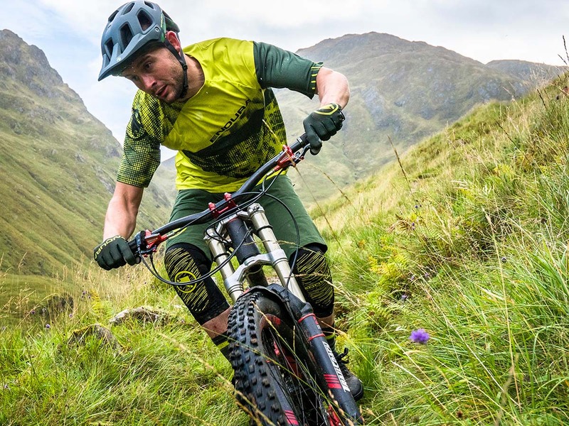 Endura chrániče na kolena SINGLETRACK Lite II černé