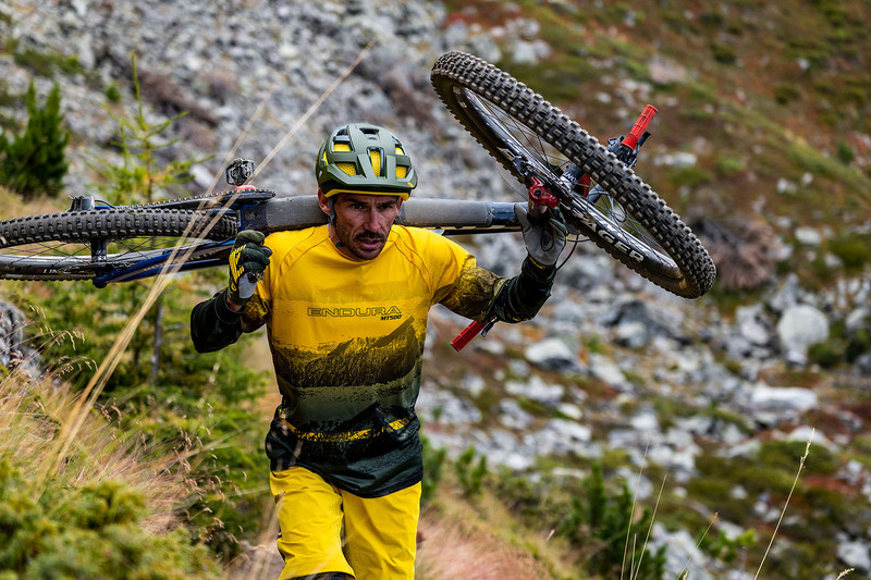 Endura dres MT500 Scenic Tee LTD s dlouhým rukávem, černý