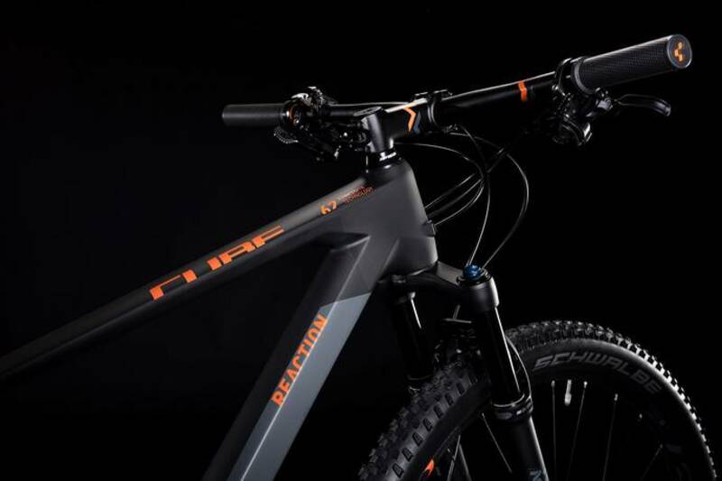 Cube horské kolo REACTION C:62 RACE carbon orange