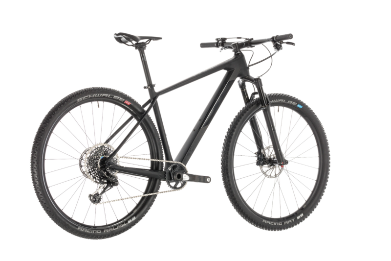 Cube horské kolo REACTION C:62 SLT carbon black glossy