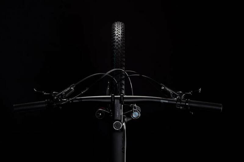 Cube horské kolo REACTION C:62 SLT carbon black glossy
