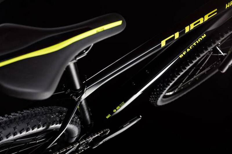 Cube horské kolo REACTION RACE black flashyellow