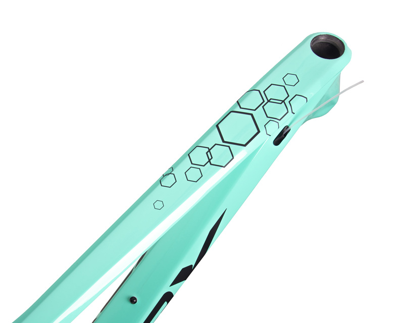 MRX horské kolo EKOMA Carbon DEORE 2x10 disc